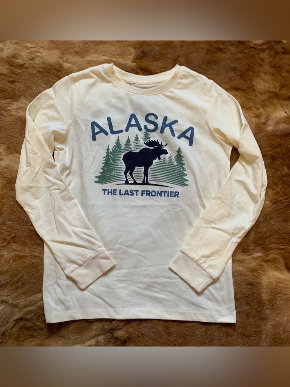 Brand new Alaska “The Last Frontier” cream long sleeve kids shirt size L